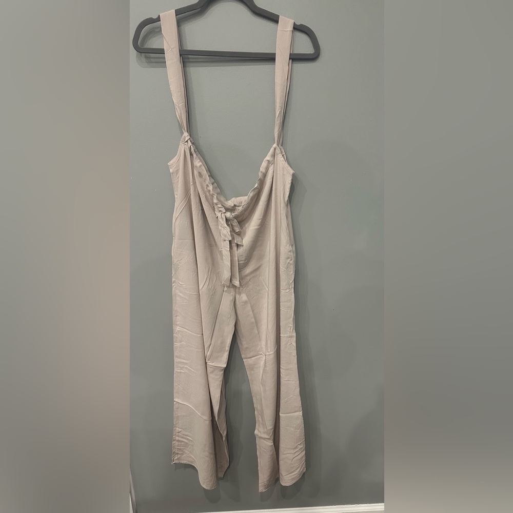 ZENANA Woven Tie Back Suspender Jumpsuit Cream/Tan Size S & M - Picture 6 of 11